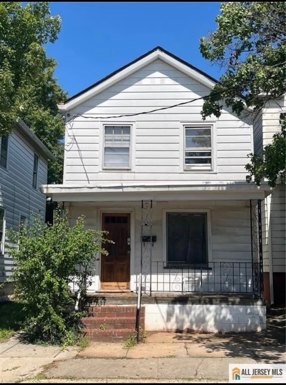 51 Richardson Street - Steps From Campus - Image 1