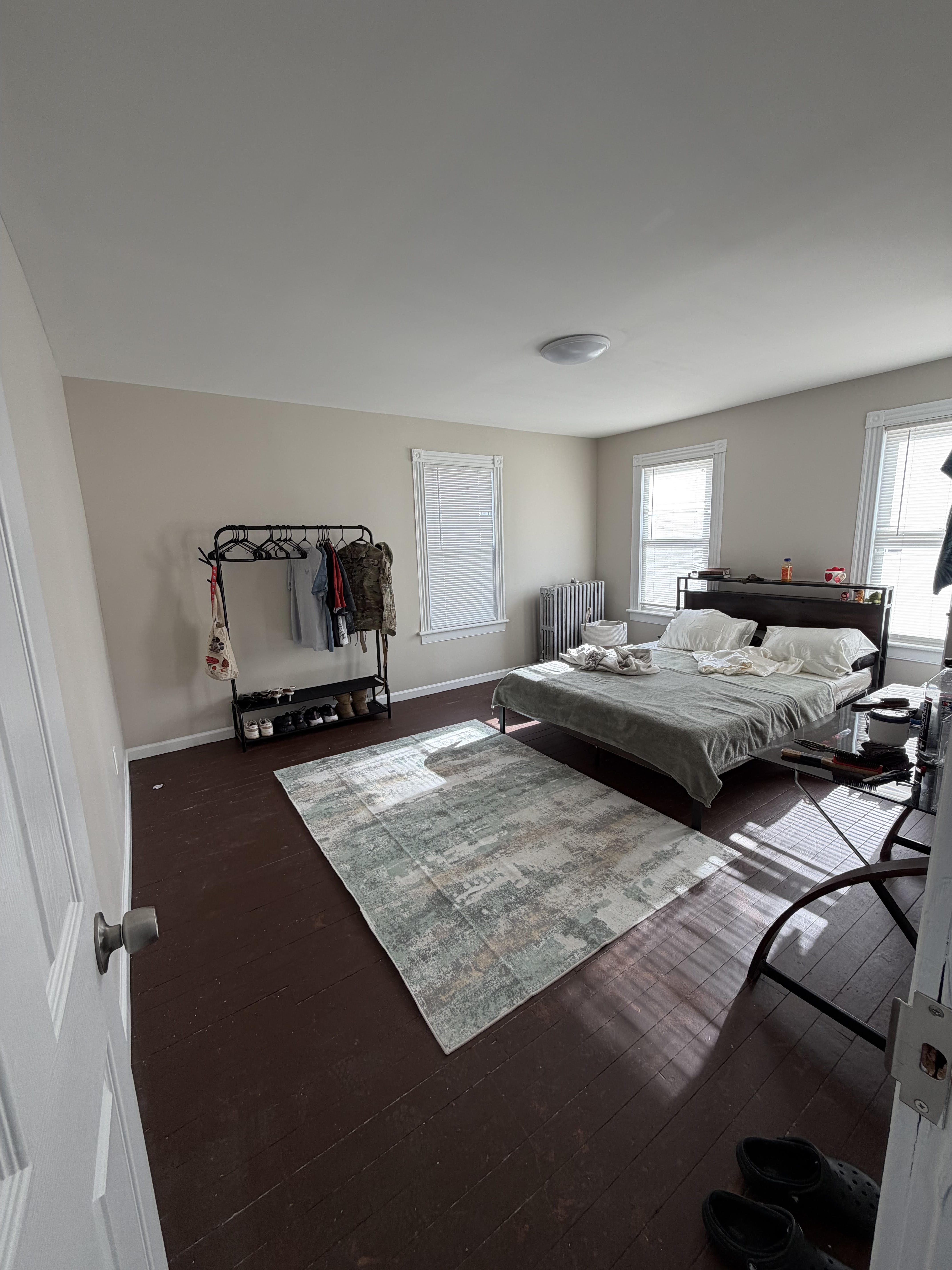 215 Hamilton St, less than 10 mins walk to Yard bus stop - Image 1